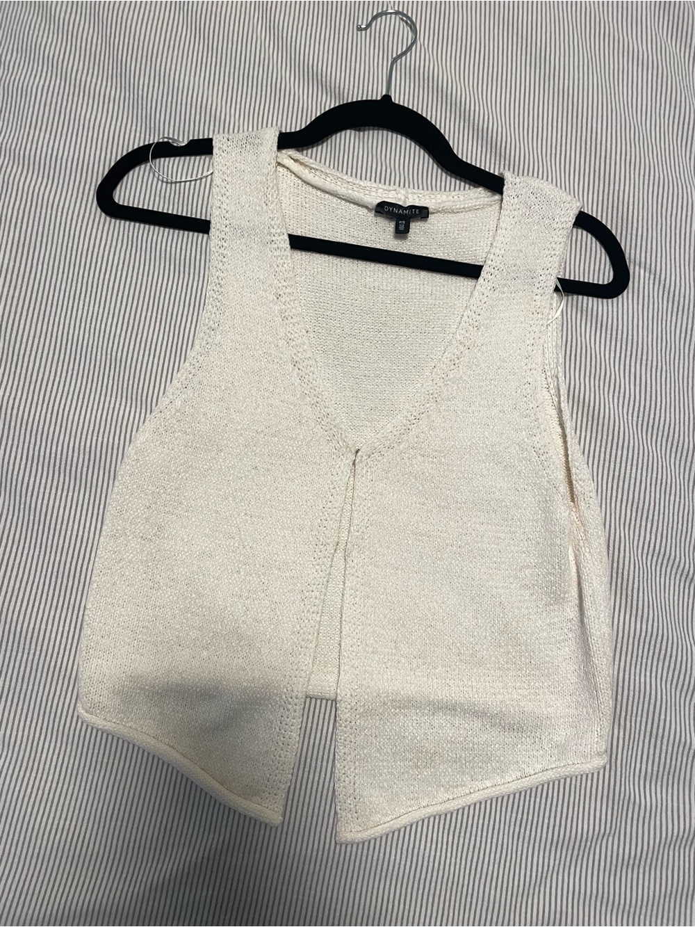 Dynamite Cream Knit V-Neck Sleeveless Vest